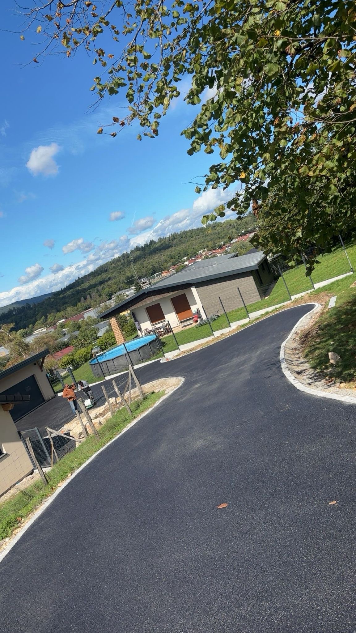 Cour résidentielle en enrobé HCE